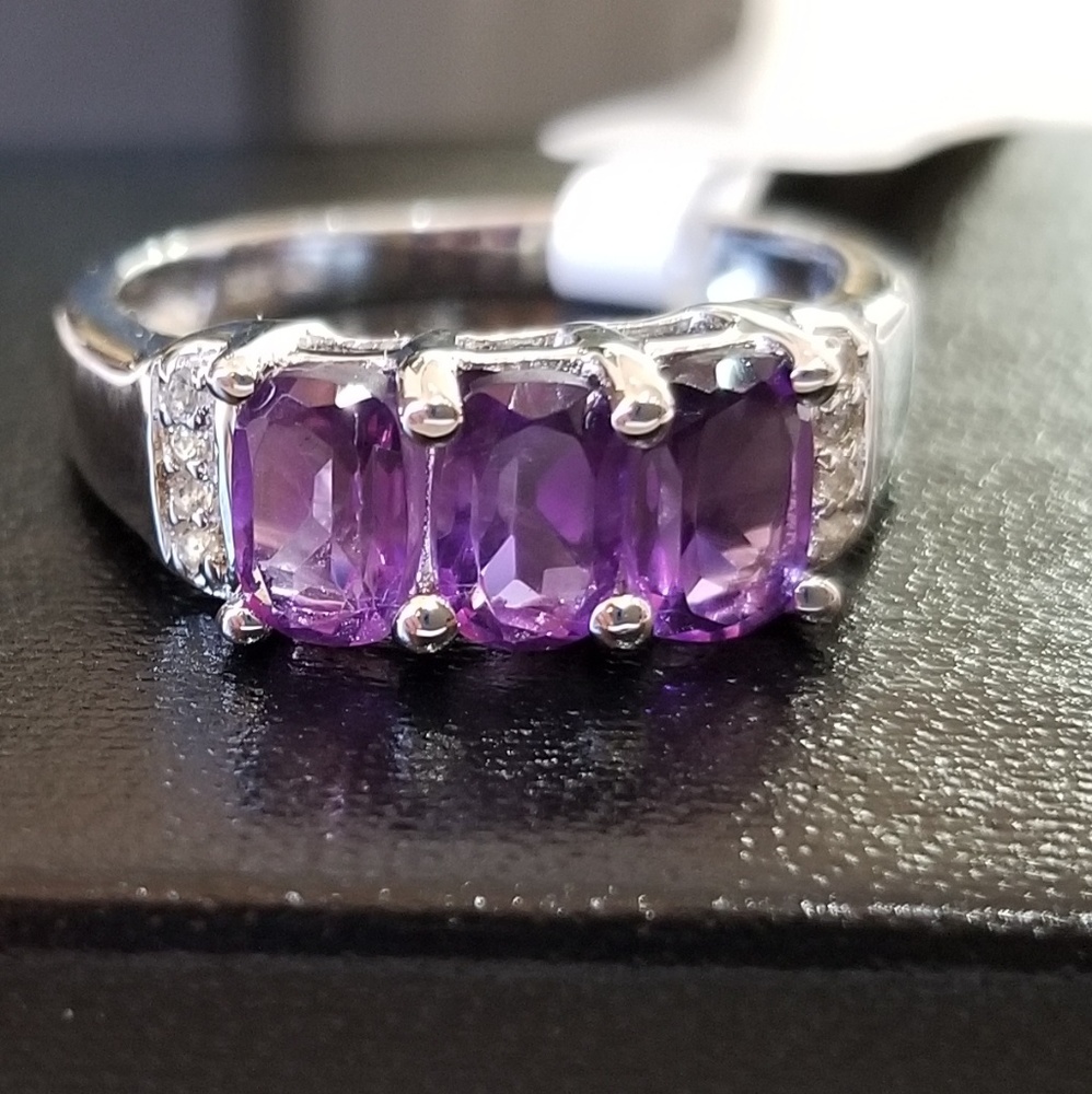 Designer Ring - Picture 2 of 3